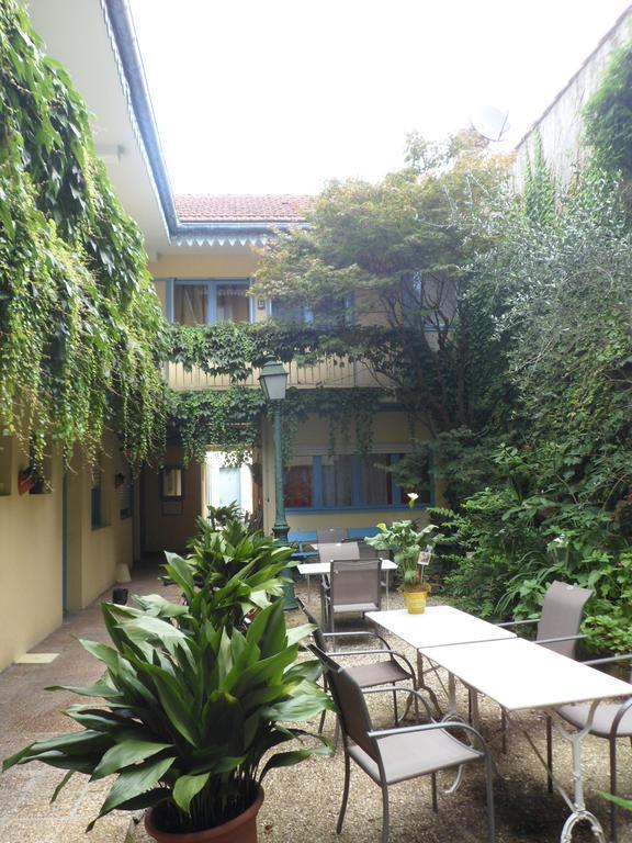 Hotel Le Postillon Pau Dış mekan fotoğraf